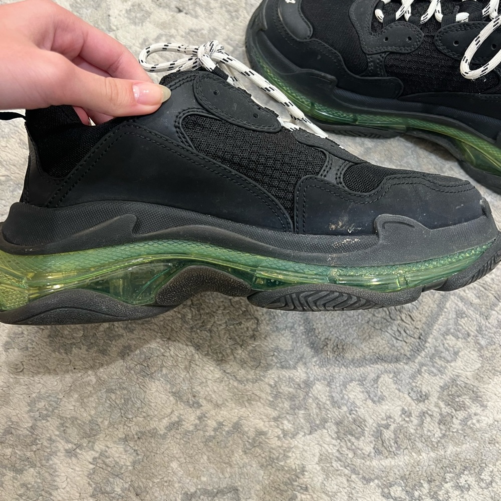 Men’s Balenciaga Triple S Sneakers - Picture 4 of 7